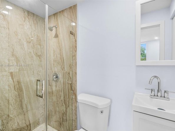 1535 NE 139th St, North Miami FL 33161