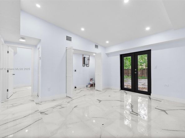 1535 NE 139th St, North Miami FL 33161