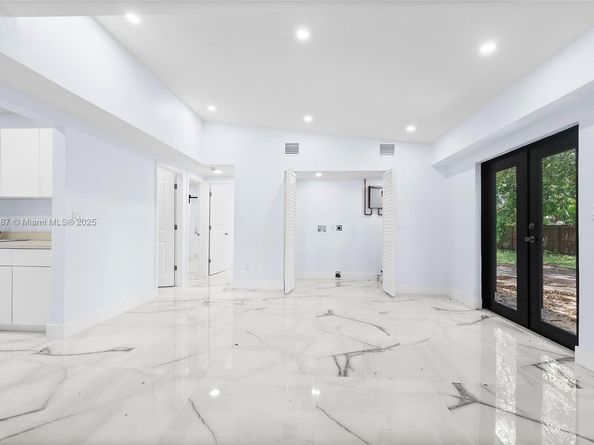1535 NE 139th St, North Miami FL 33161