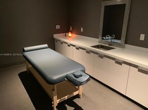 1600 NE 1st Ave 3202, Miami FL 33132