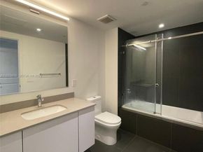 1600 NE 1st Ave 3202, Miami FL 33132