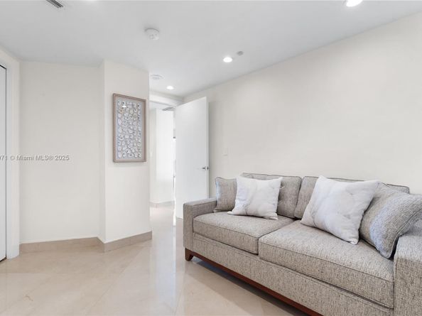 18911 Collins Ave 1004, Sunny Isles Beach FL 33160