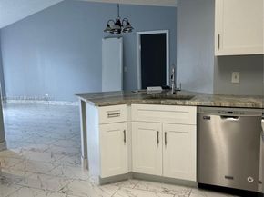 8801 Wiles Rd 306, Coral Springs FL 33067