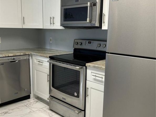 8801 Wiles Rd 306, Coral Springs FL 33067