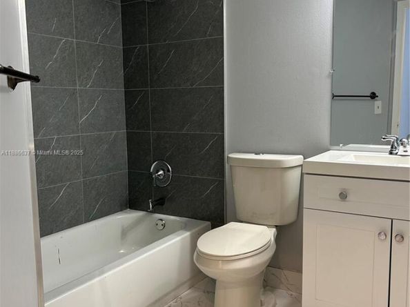 8801 Wiles Rd 306, Coral Springs FL 33067