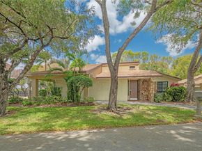 8097 Royal Palm Cir, Tamarac FL 33321