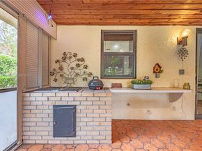 8097 Royal Palm Cir, Tamarac FL 33321