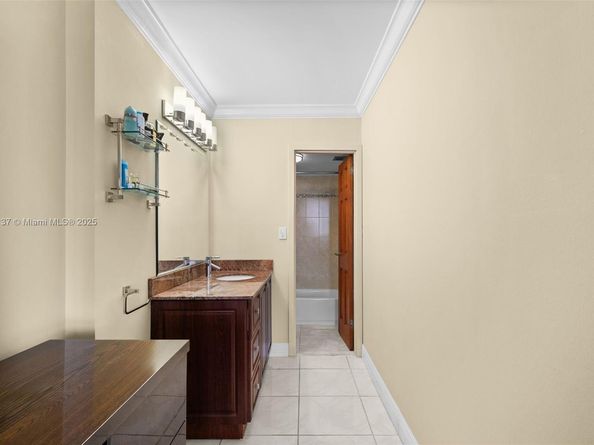 2030 S Ocean Dr 1701, Hallandale Beach FL 33009