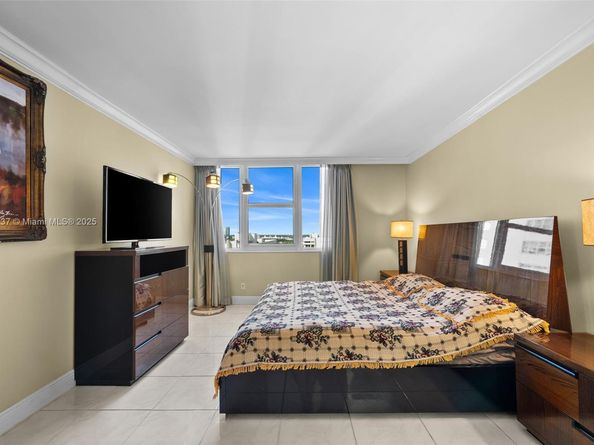 2030 S Ocean Dr 1701, Hallandale Beach FL 33009