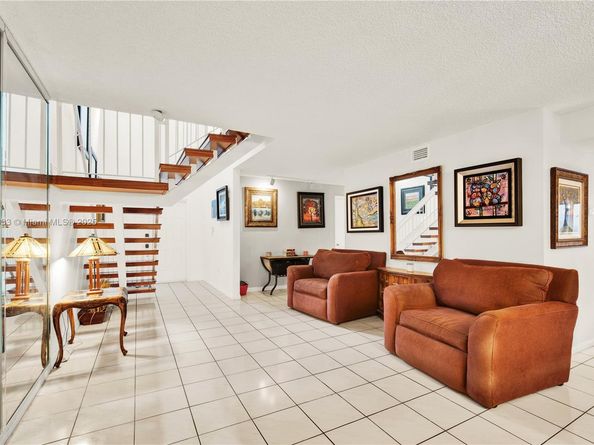 10825 SW 91st Ln, Miami FL 33176