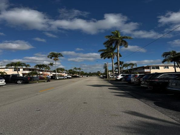 Undisclosed Address #A11734468, Hallandale Beach FL 33009