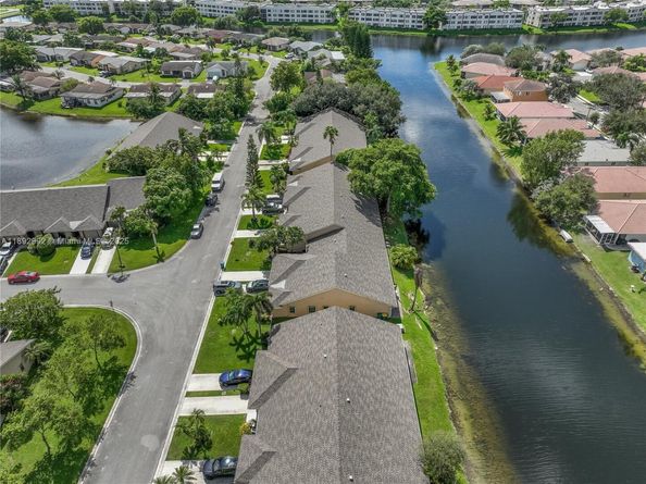 7641 NW 99th Ave, Tamarac FL 33321