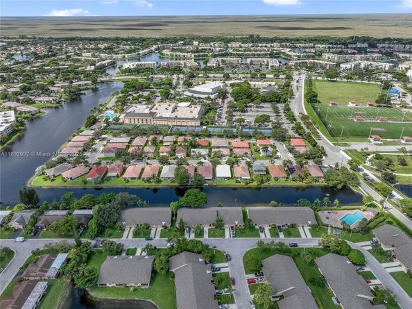7641 NW 99th Ave, Tamarac FL 33321