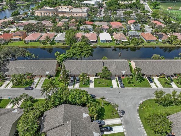 7641 NW 99th Ave, Tamarac FL 33321