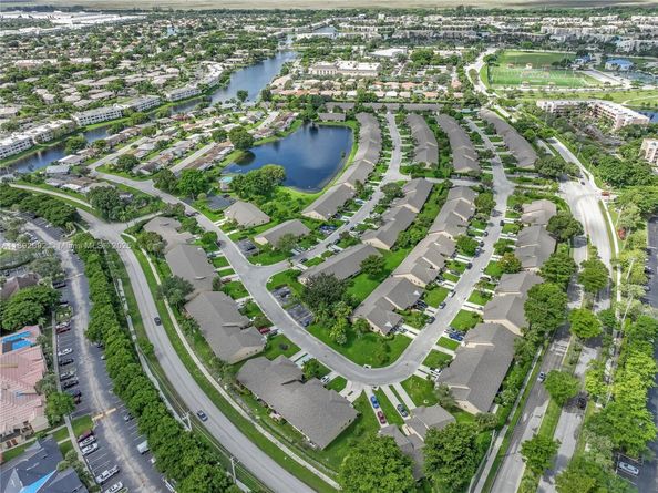 7641 NW 99th Ave, Tamarac FL 33321