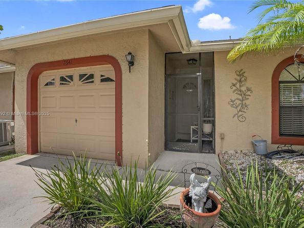 7641 NW 99th Ave, Tamarac FL 33321