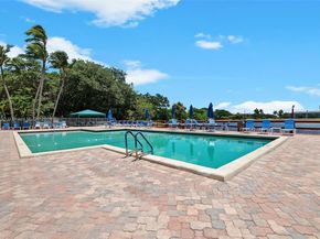 9112A SW 20th St, Davie FL 33324