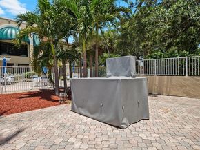 9112A SW 20th St, Davie FL 33324