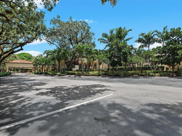 9112A SW 20th St, Davie FL 33324