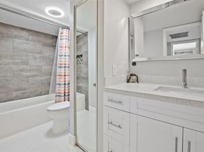 9112A SW 20th St, Davie FL 33324