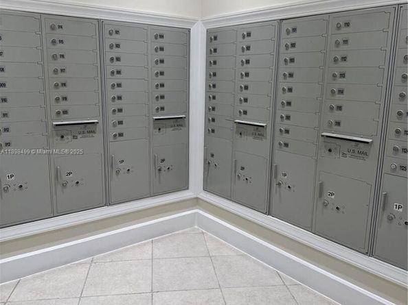 Undisclosed Address #A11898499, Hollywood FL 33020