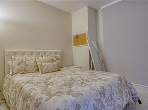 16385 Biscayne Blvd 1415, North Miami Beach FL 33160