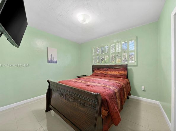 14621 NW 13th Rd, Miami FL 33167