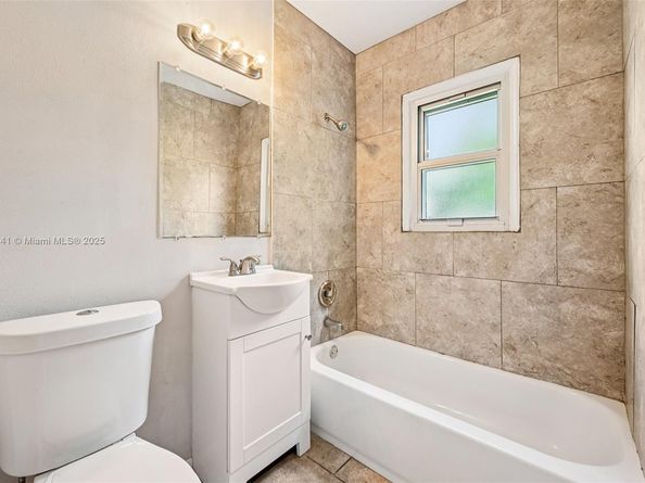 837 Ridgewood Dr, West Palm Beach FL 33405