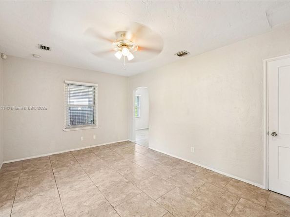 837 Ridgewood Dr, West Palm Beach FL 33405