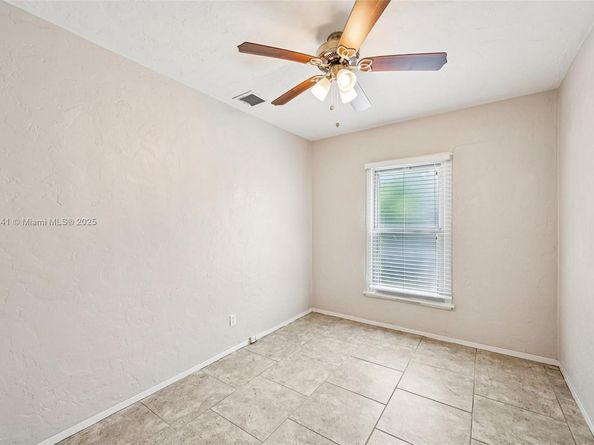 837 Ridgewood Dr, West Palm Beach FL 33405
