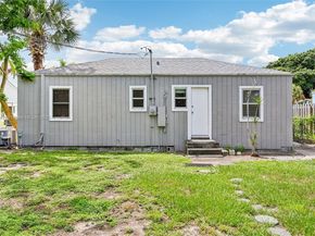 837 Ridgewood Dr, West Palm Beach FL 33405