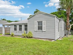 837 Ridgewood Dr, West Palm Beach FL 33405