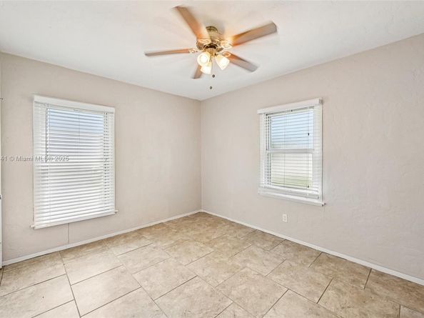 837 Ridgewood Dr, West Palm Beach FL 33405