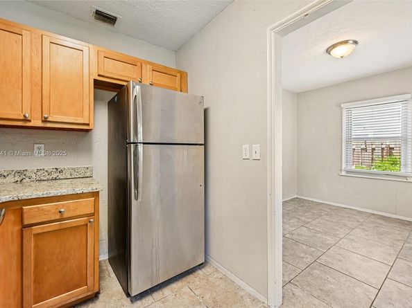 837 Ridgewood Dr, West Palm Beach FL 33405