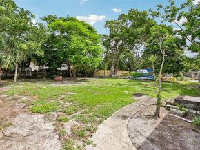837 Ridgewood Dr, West Palm Beach FL 33405