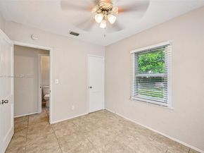 837 Ridgewood Dr, West Palm Beach FL 33405