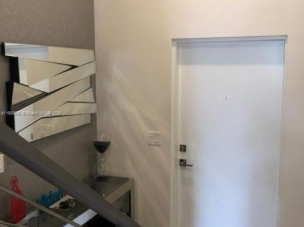 4500 NW 8th Pl, Plantation FL 33317