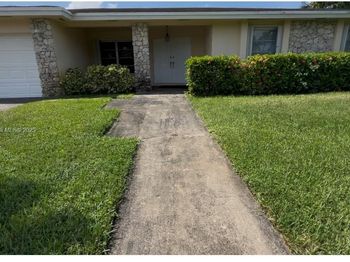 16628 Golfview Dr