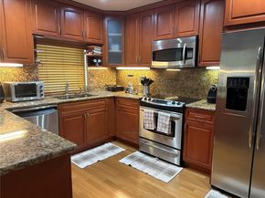 16628 Golfview Dr, Weston FL 33326