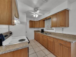 2300 Jackson St 10, Hollywood FL 33020