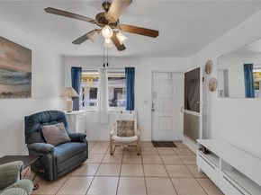 2300 Jackson St 10, Hollywood FL 33020