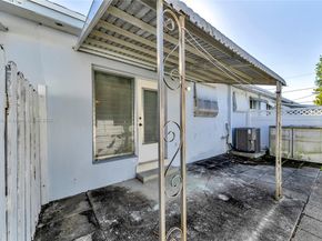 2300 Jackson St 10, Hollywood FL 33020