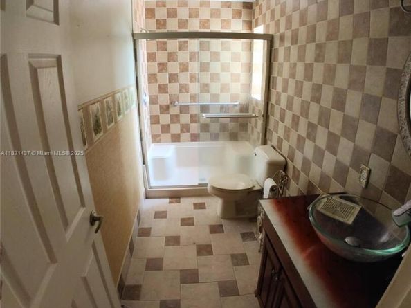 15651 NW 14th Ct, Pembroke Pines FL 33028