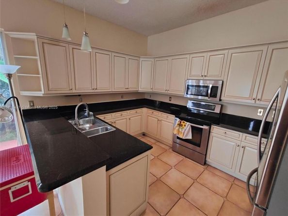 15651 NW 14th Ct, Pembroke Pines FL 33028