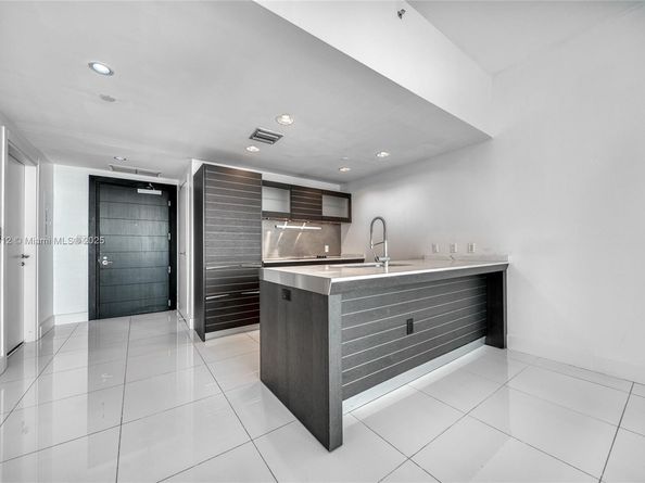 200 Biscayne Boulevard Way 4411, Miami FL 33131