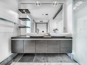 200 Biscayne Boulevard Way 4411, Miami FL 33131