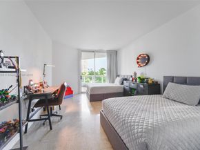 21050 Point Pl 702, Aventura FL 33180