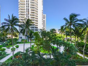 21050 Point Pl 702, Aventura FL 33180