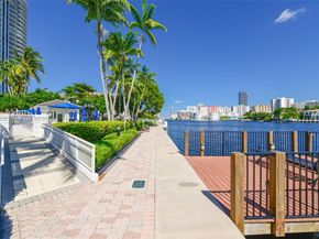 21050 Point Pl 702, Aventura FL 33180