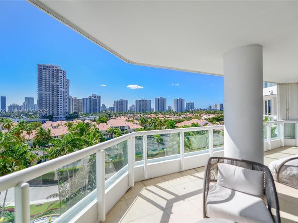 21050 Point Pl 702, Aventura FL 33180